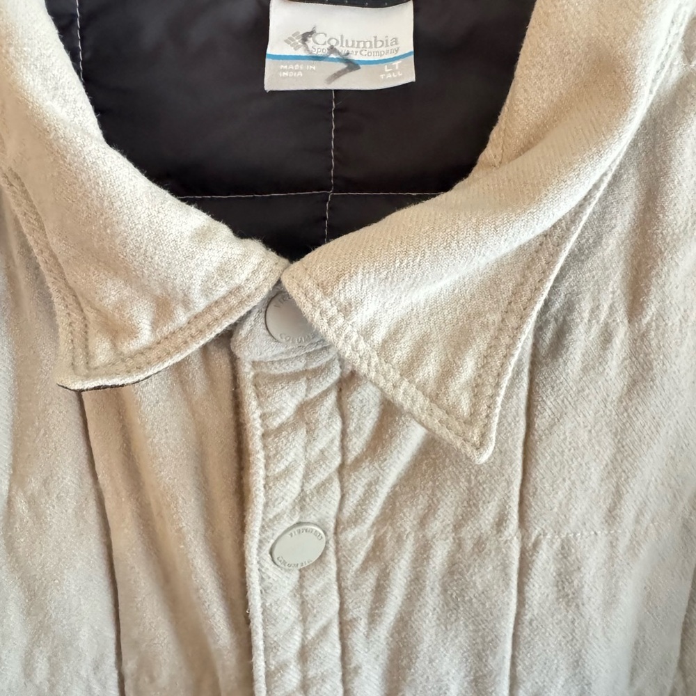 Columbia Men's Quilted Shirt Jacket in Cream - Picture 3 of 3